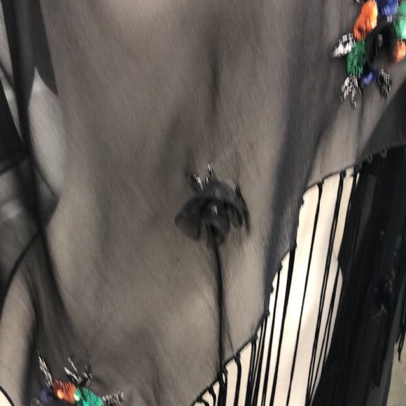 100% Silk Shawl - Picture 4 of 7